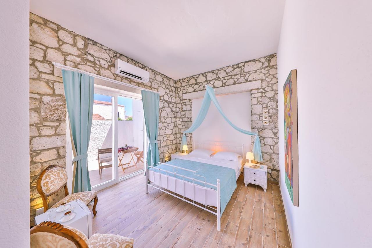 Lale Lodge Hotel Alacatı Bagian luar foto