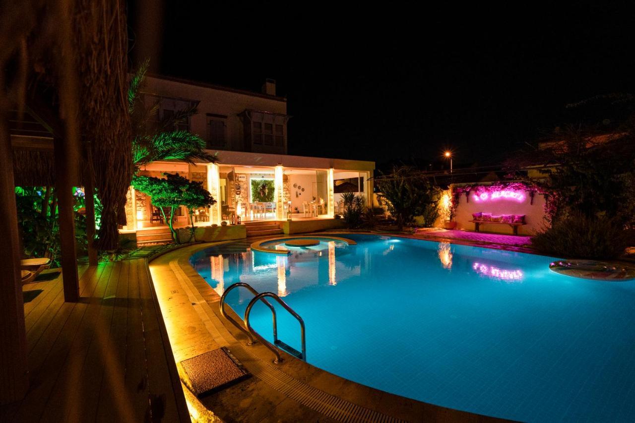 Lale Lodge Hotel Alacatı Bagian luar foto