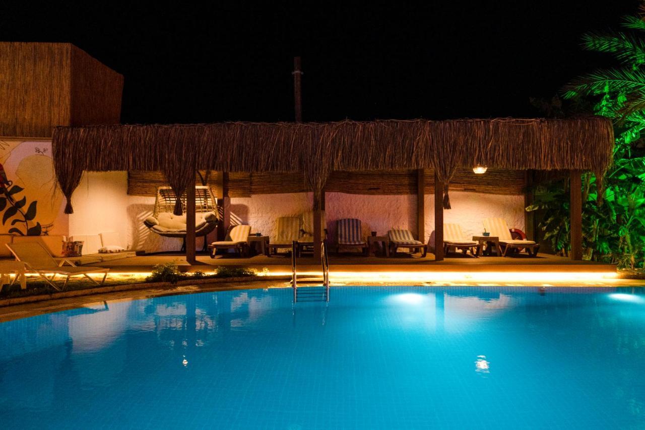 Lale Lodge Hotel Alacatı Bagian luar foto