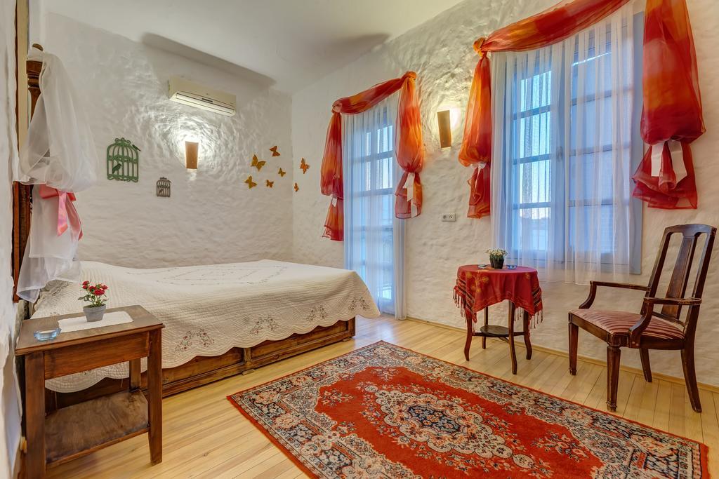 Lale Lodge Hotel Alacatı Bagian luar foto