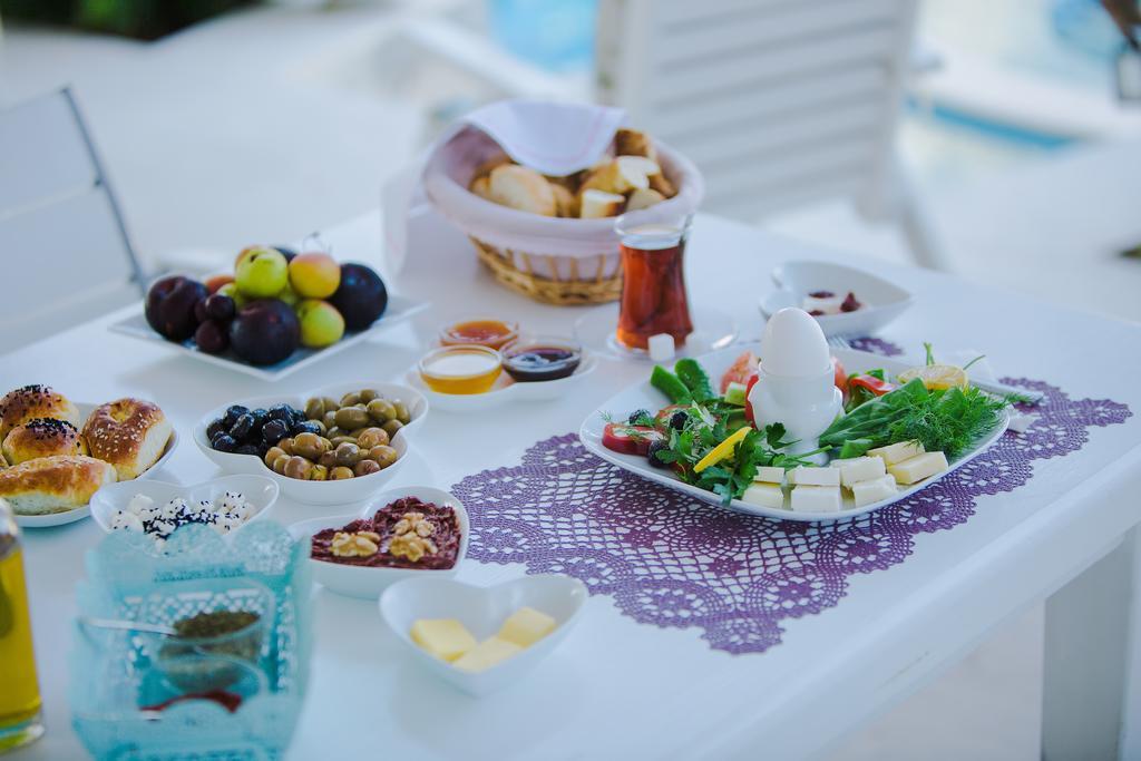 Lale Lodge Hotel Alacatı Bagian luar foto