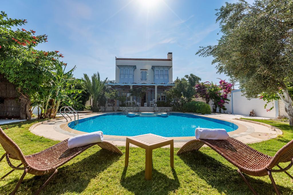 Lale Lodge Hotel Alacatı Bagian luar foto