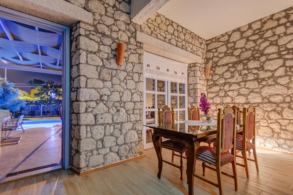 Lale Lodge Hotel Alacatı Bagian luar foto