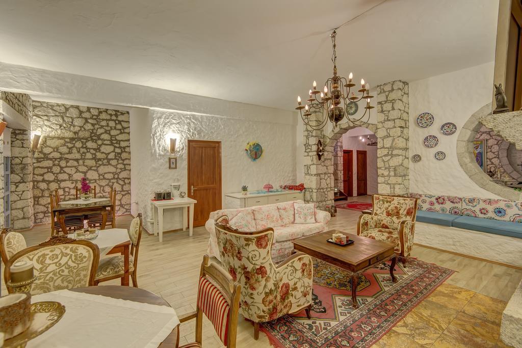 Lale Lodge Hotel Alacatı Bagian luar foto