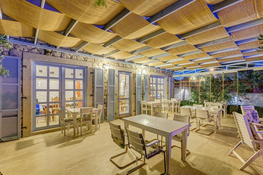 Lale Lodge Hotel Alacatı Bagian luar foto