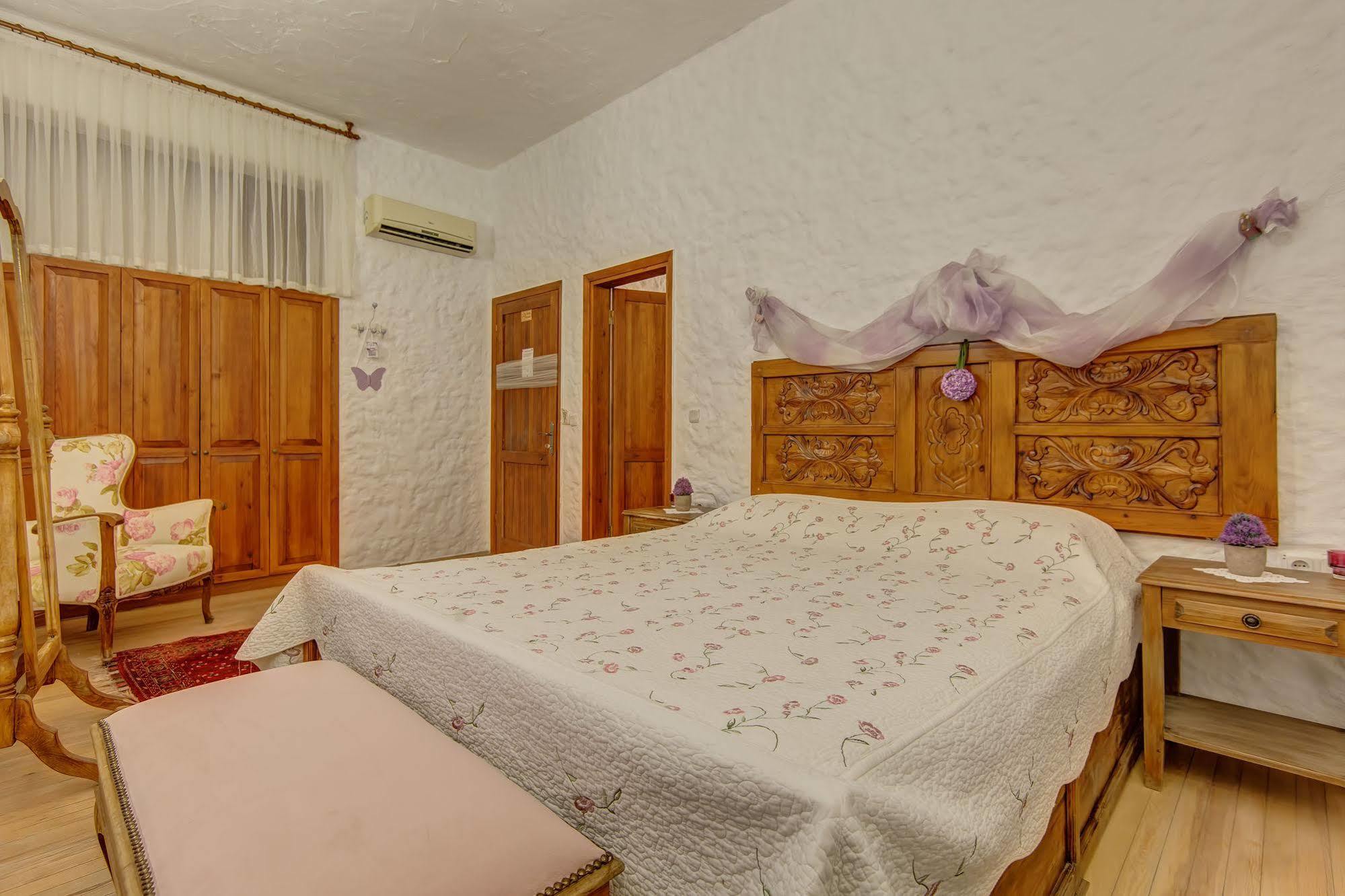 Lale Lodge Hotel Alacatı Bagian luar foto