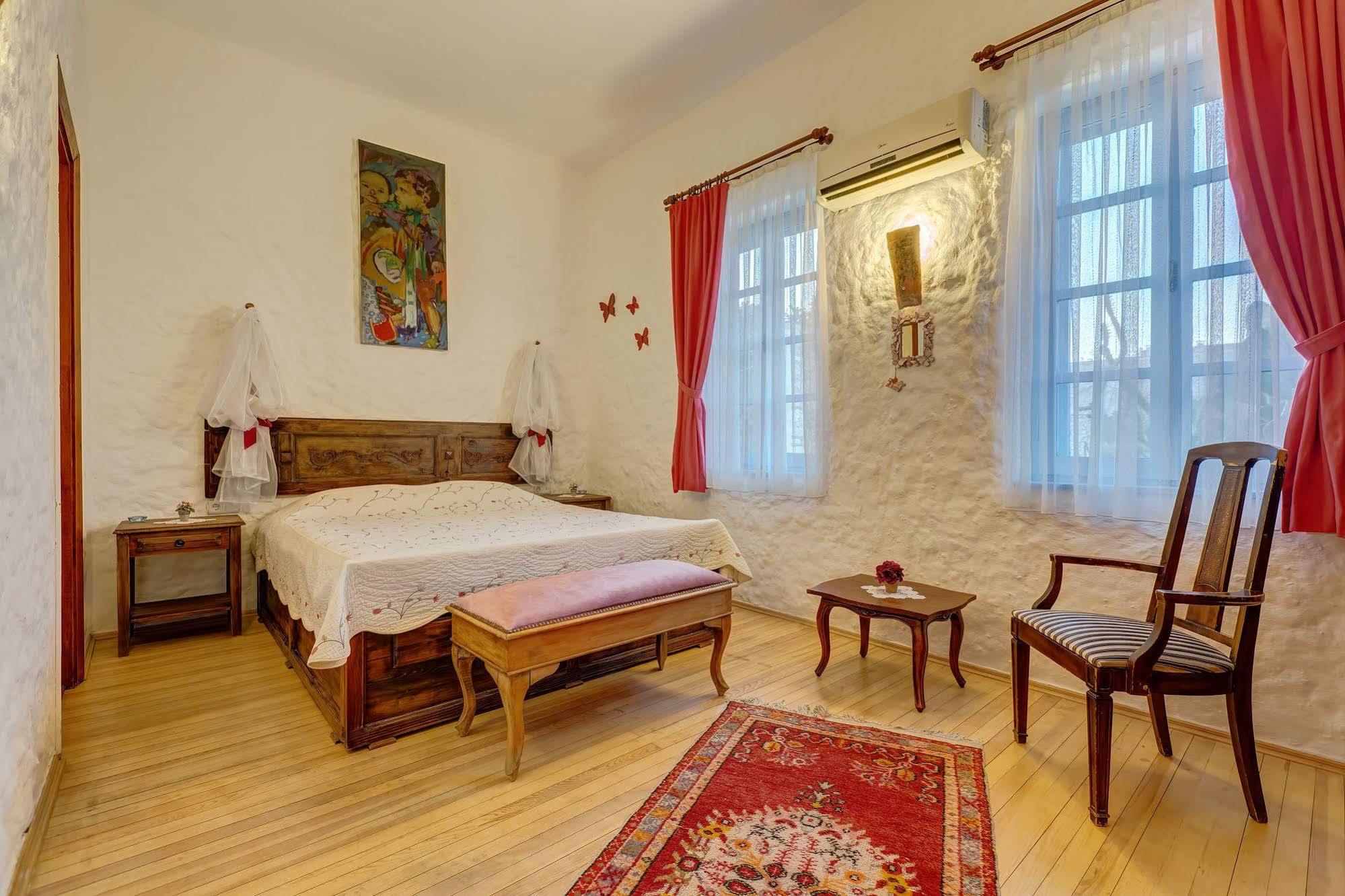 Lale Lodge Hotel Alacatı Bagian luar foto