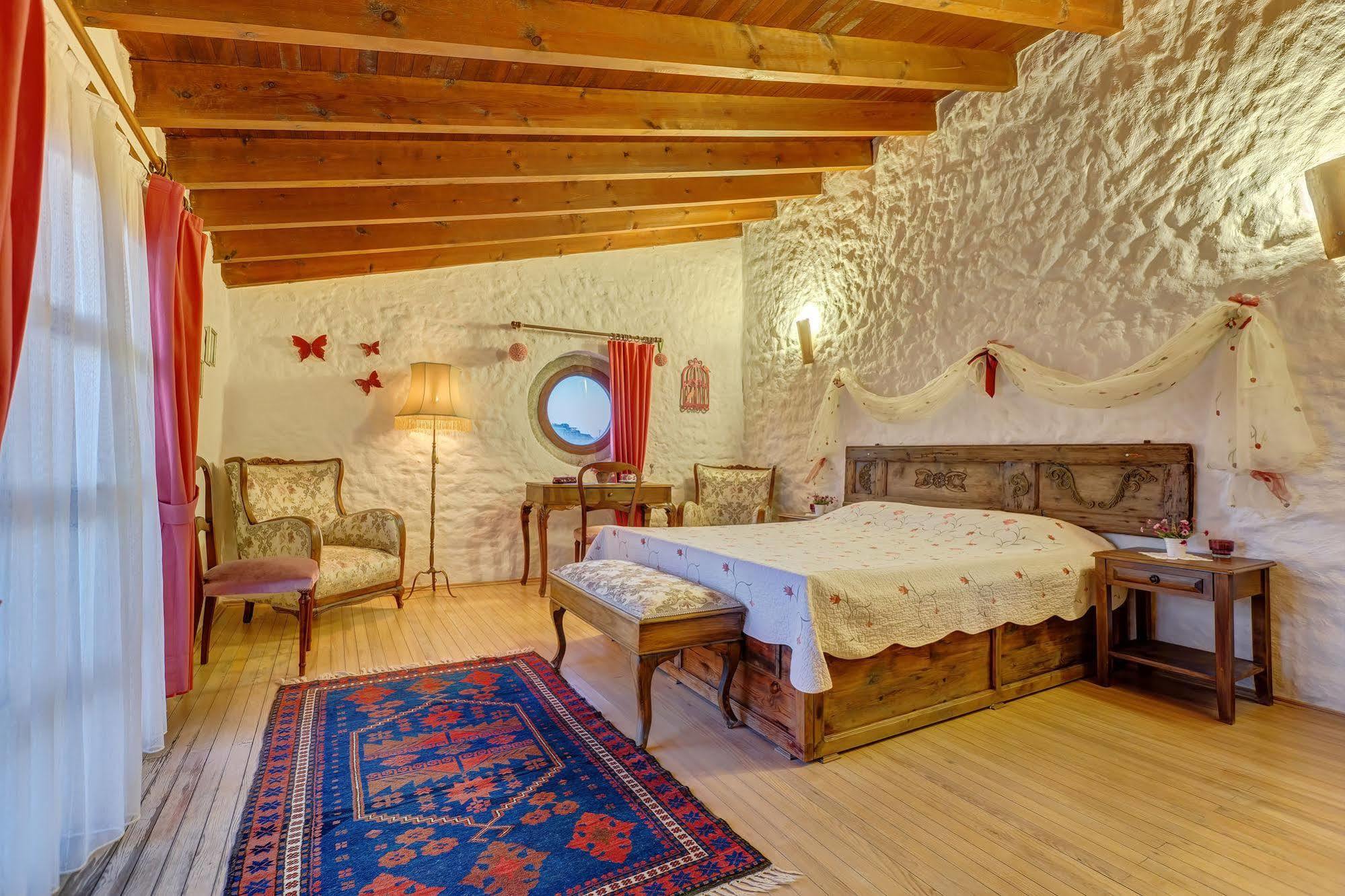 Lale Lodge Hotel Alacatı Bagian luar foto